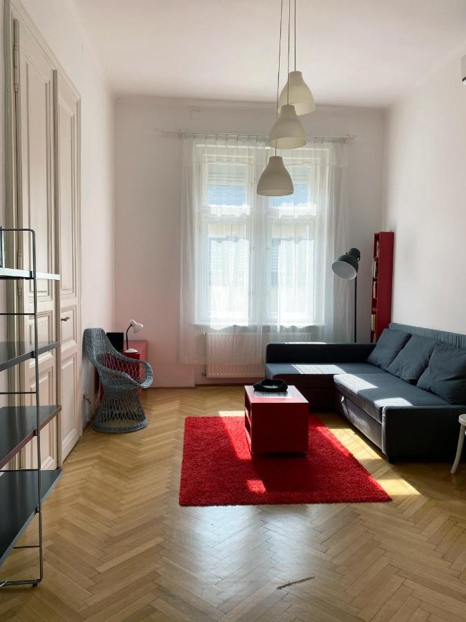 Apartamento Awesome In The *